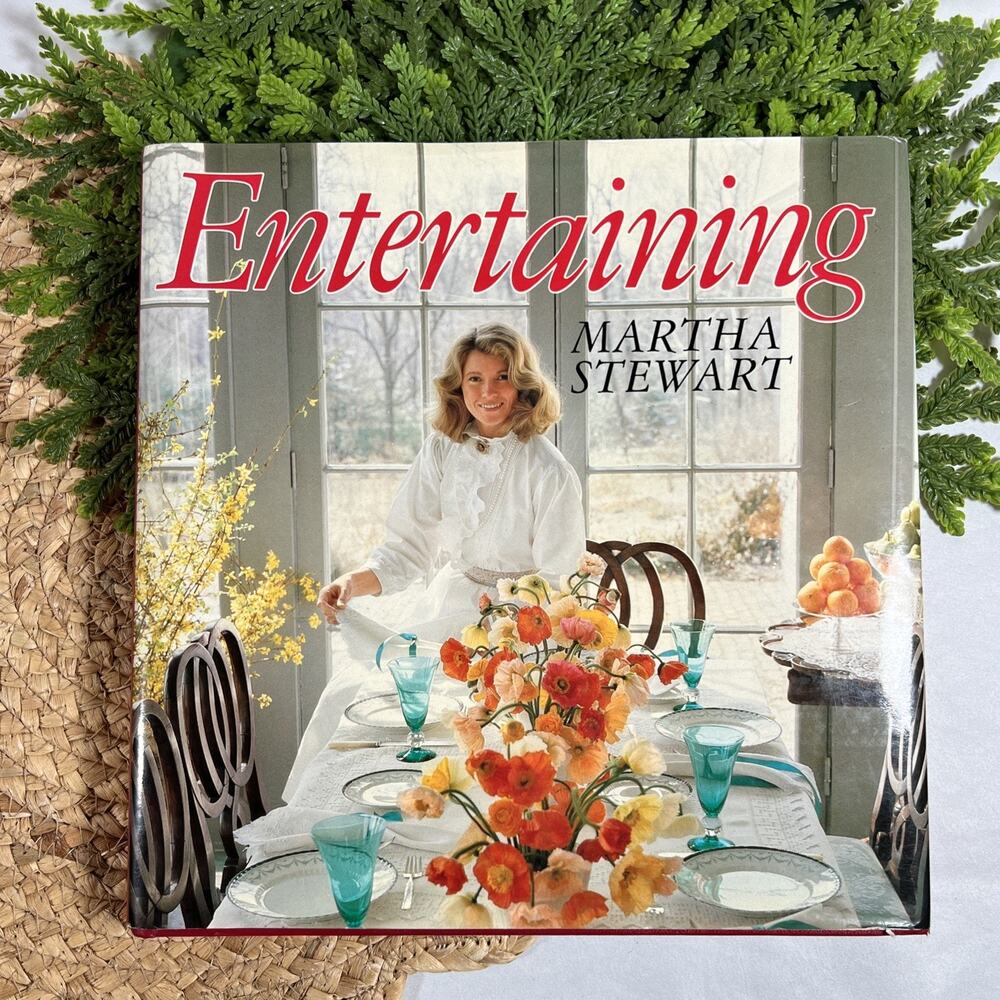 Entertaining by Martha Stewart 1982 Hardcover Cookbook + Dust Jacket 1st Edition